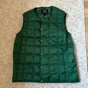 Taion inner down vest NWOT emerald green